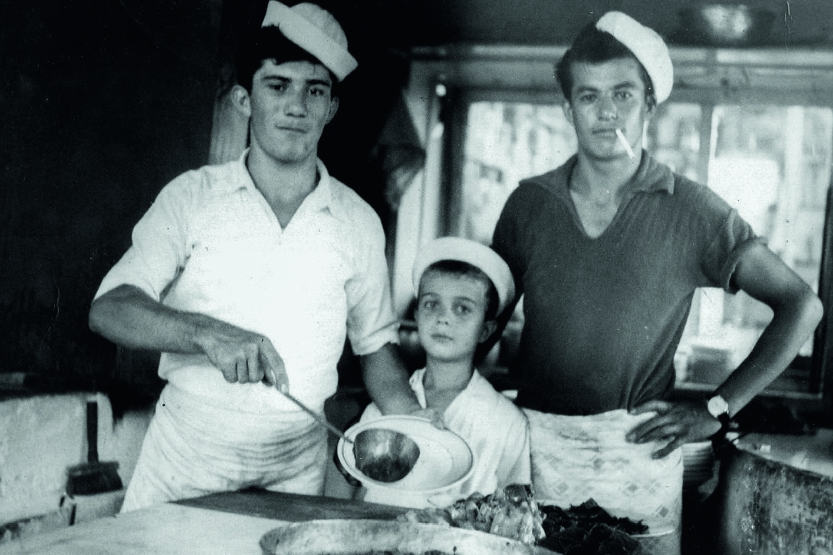 Yeni Nesil Yetişiyor, Hakkı Akdağ